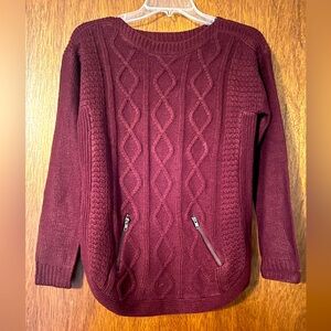 Scoop neck maroon sweater size small by Love and Ellie